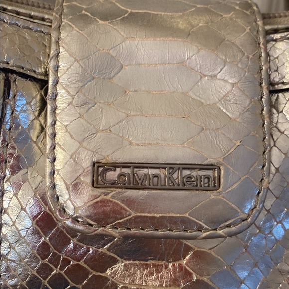 Calvin Klein leather handbag - Picture 3 of 4